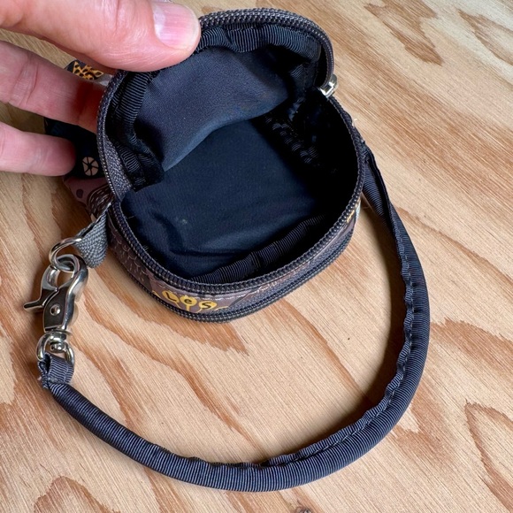 LᴇSᴘᴏʀᴛsᴀᴄ Sᴍᴀʟʟ Zɪᴘᴘᴇʀ Pᴏᴜᴄʜ Wʀɪsᴛʟᴇᴛ ɪɴ Fᴏʀᴇsᴛ Pᴀᴛᴛᴇʀɴ Oᴡʟ ᴀɴᴅ Fᴏx Pʀɪɴᴛ - Picture 14 of 16